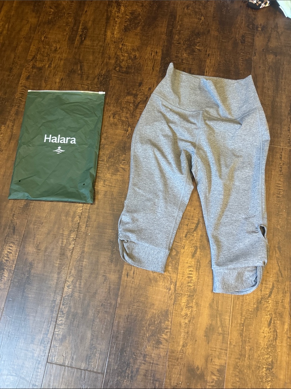 Halara sz M Capri Leggings